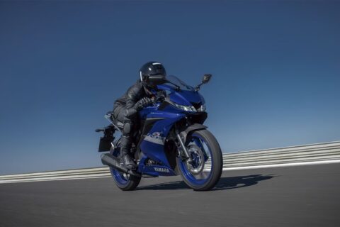 Yamaha R15 ABS: esportividade e tecnologia 2025